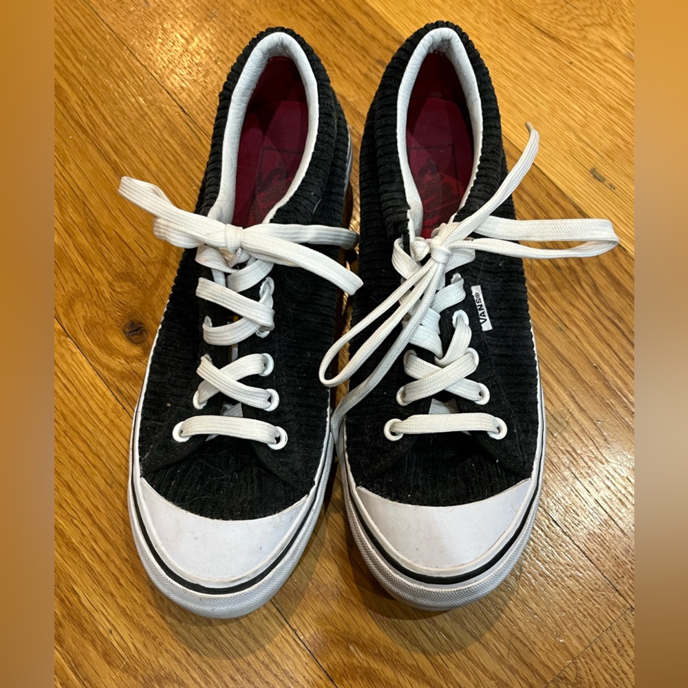 Vans corduroy sneakers women’s 7.5